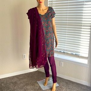 Salwar suit, pre loved .. hardly wore 2/3 times. No defect